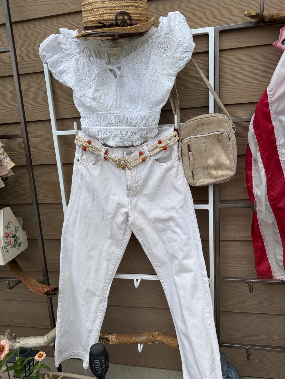 New Pacsun creamy baggy Boyfriend Jeans adorable fit 28 waist off white